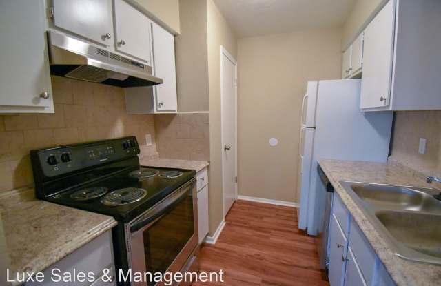 6030 Northwest Expressway Unit C Gallery 4