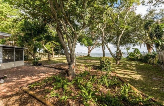 4219 BAYSHORE BOULEVARD NE - 4219 Bayshore Boulevard Northeast, St. Petersburg, FL 33703