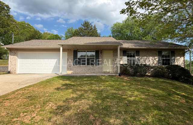HALLS HAS IT -- ALL ONE LEVEL 3 BEDROOM HOME!! photos photos