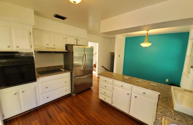 1961 AFTON LN Gallery 3