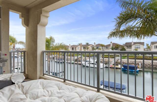 4320 Tradewinds Dr photos photos