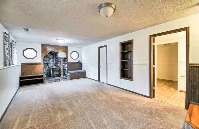 4-Bedroom Home Near CSU | Fenced Yard 2-Car Garage photos photos 4-Bedroom Home Near CSU | Fenced Yard 2-Car Garage photos photos