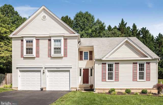 7694 GREEN GARLAND DRIVE - 7694 Green Garland Drive, Newington Forest, VA 22153