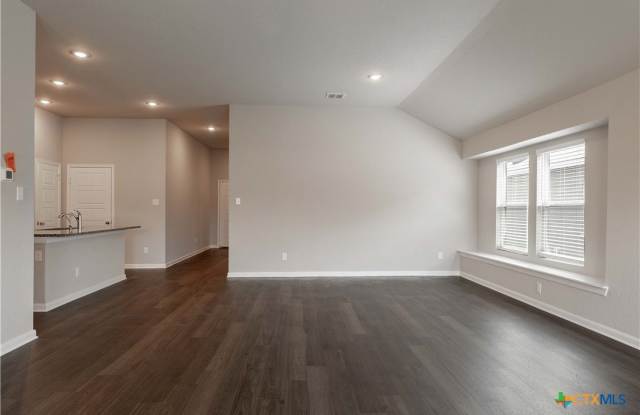 1120 Eagle Crossing Gallery 3