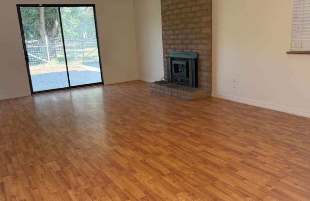 3 bedroom with office Country property Gallery 4