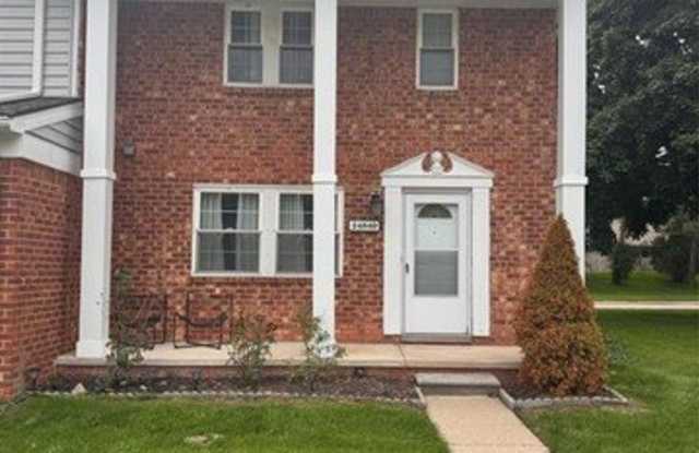24840 Olde Orchard Street Gallery 1