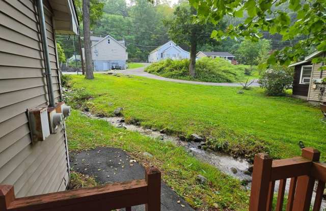 2 Storybrook Lane W Gallery 2