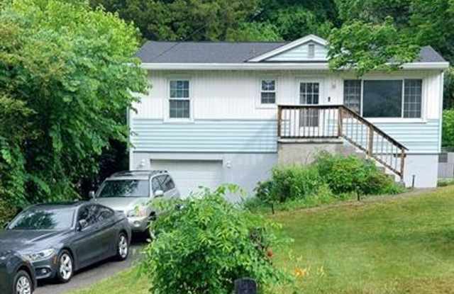 Knoxville 37917 - Charming 2 bedroom, 1 bath home - Contact Chad Weeks (865) 567-6193 photos photos