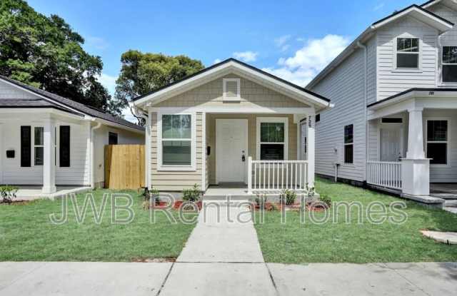 729 Pippin St photos photos
