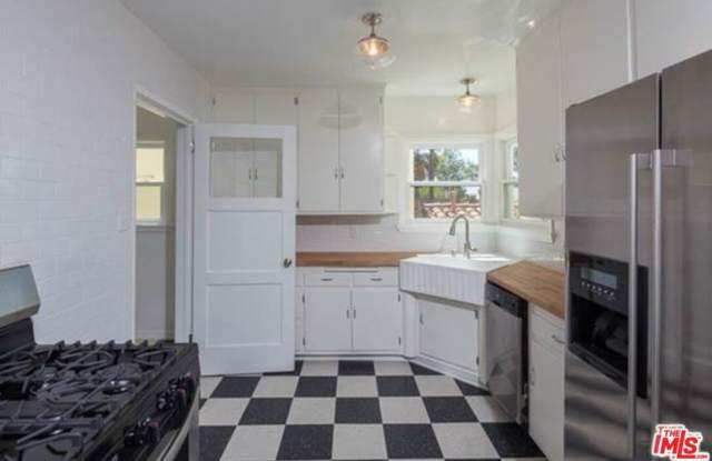 2117 Alcyona Dr Gallery 2