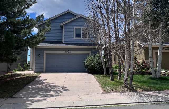 Single Family Home 3 bedroom 2.5 bath Unfinished Basement . New interior/ exterior paint photos photos