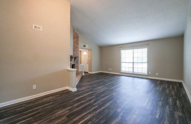 5014 Sandalwood Ln Gallery 2
