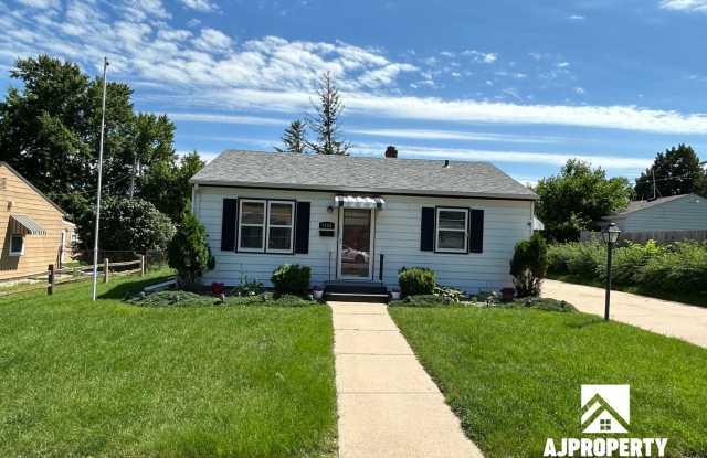 2105 E Austin St. Sioux Falls, SD 57103 - 2105 East Austin Street, Sioux Falls, SD 57103