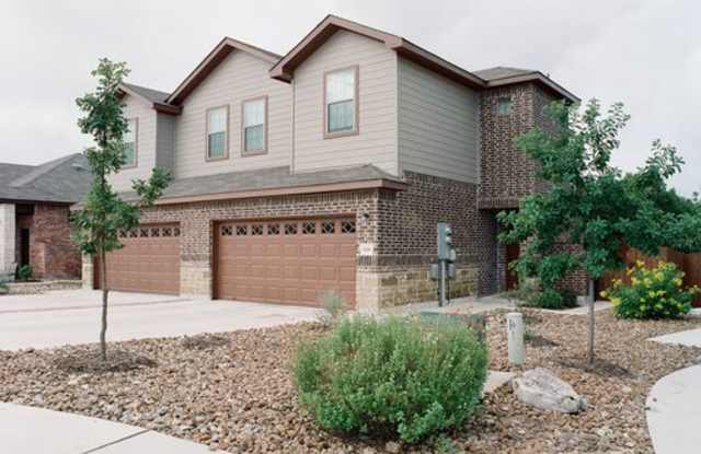 COMING SOON! GORGEOUS 3 BEDROOM TOWNHOME LOCATED IN BASTROP, TEXAS! - 125 Calm Water Loop, Bastrop, TX 78602