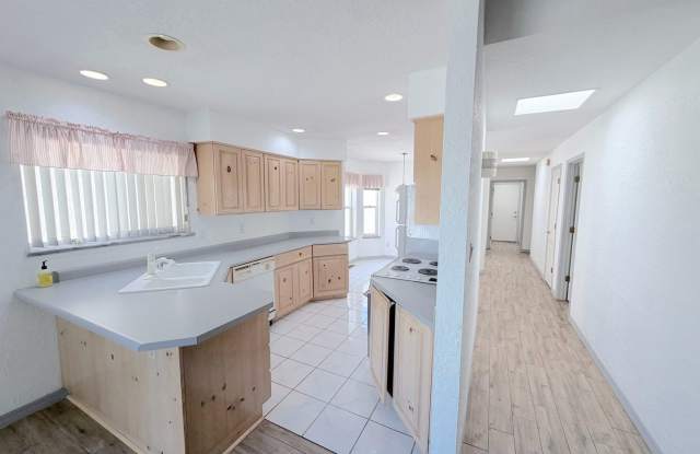Charming 2 bed 2 bath Rio Rancho Home. No carpet! Near Intel. Close to Southern, 528 and Unser. Gallery 1
