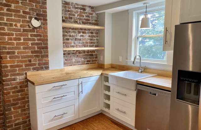 25 Concord Way - 25 Concord Way, Portsmouth, NH 03801 25 Concord Way - 25 Concord Way, Portsmouth, NH 03801