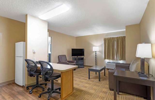 Furnished Studio - Blue Ash photos photos