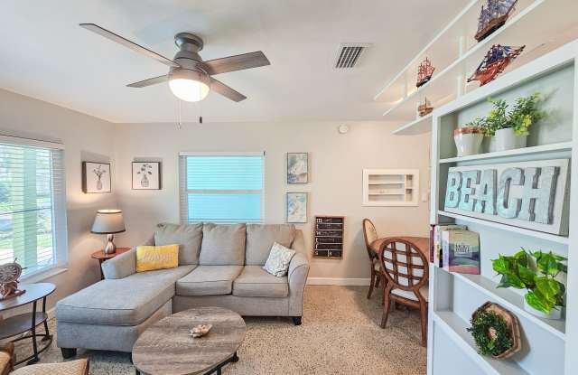 6647 Hibiscus Ave S photos photos