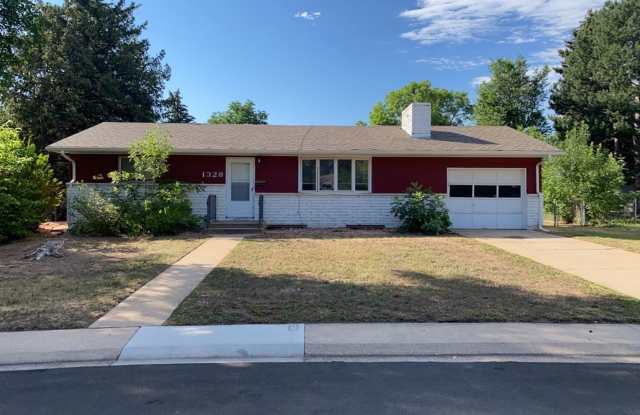 STUDENTS WELCOME! 5 Bed 2 Bath Ranch House w/ Basement photos photos