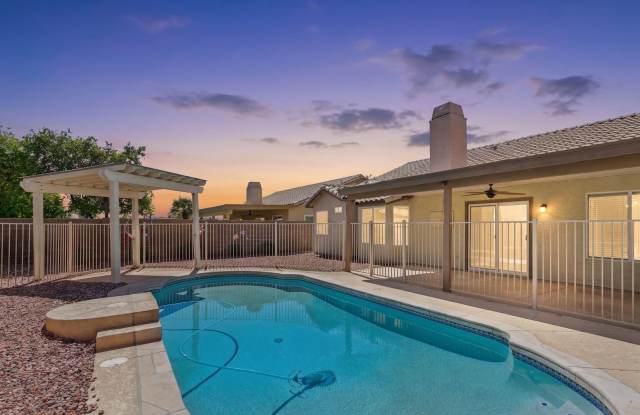 4 Bedrooms, 2 Bathroom, With A POOL, Newer AC, Modern Kitchen and NO HOA, This is a must SEE!   AVAILABLE NOW!!! Gallery 3
