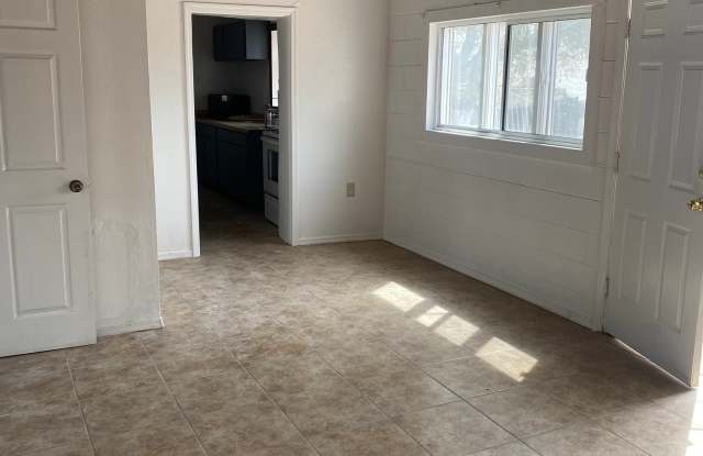 621 North Sierra Avenue Gallery 4