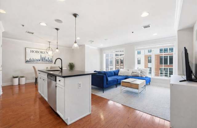 1331 GRAND ST photos photos