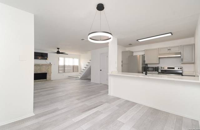 10527 Perrin Beitel Rd Apt D208 photos photos