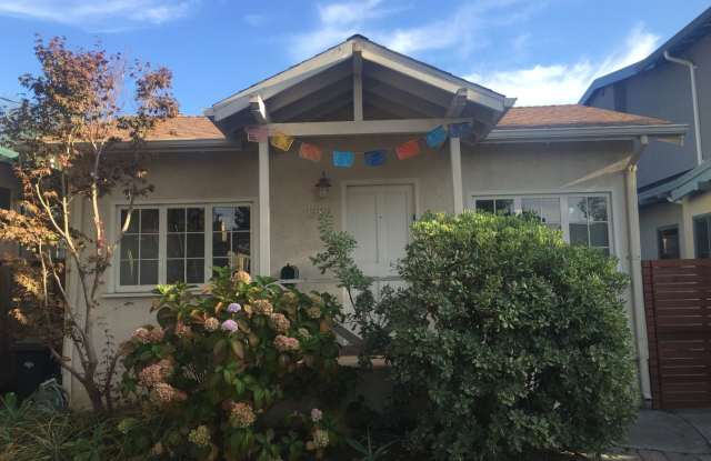 Cute Berkeley bungalow blocks from N. Berkeley BART photos photos