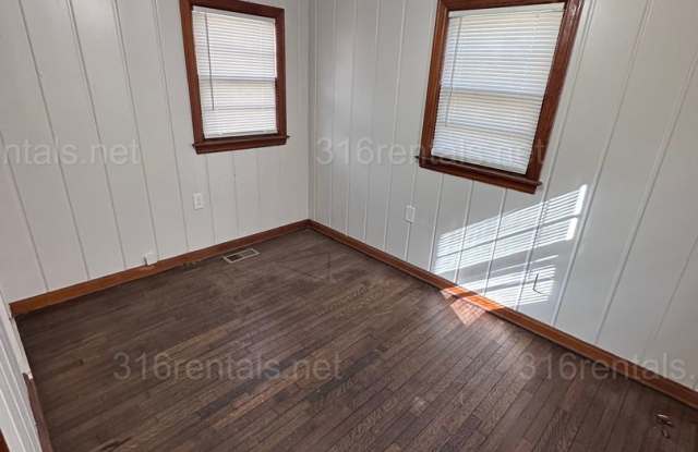 $1150 - 3 bed 1 bath - Single Family Home Gallery 3