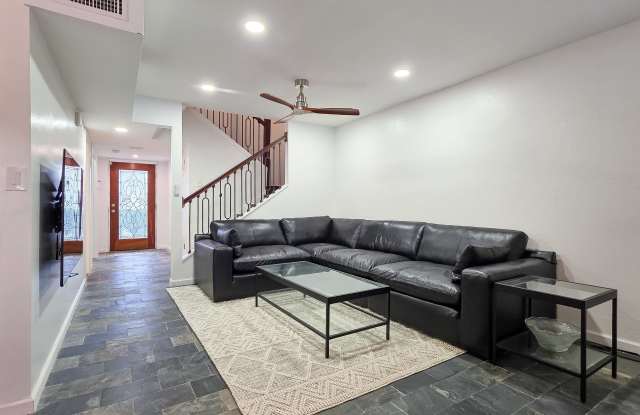 1651 Cape Hope Avenue NE Unit 2 Gallery 4