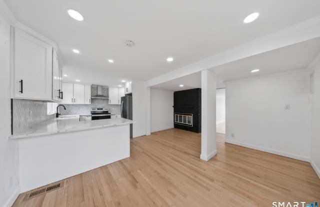 207 Hillcrest Road photos photos