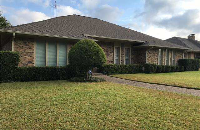 6907 Middle Cove Drive Gallery 2
