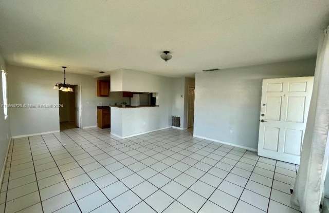 811 N 64th Ter Gallery 3
