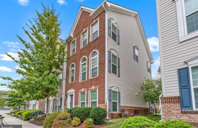 10716 EASTLAND Circle Gallery 3