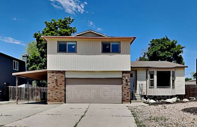 1675 E Ensign Cir - 1675 Ensign Circle, Cottonwood Heights, UT 84121