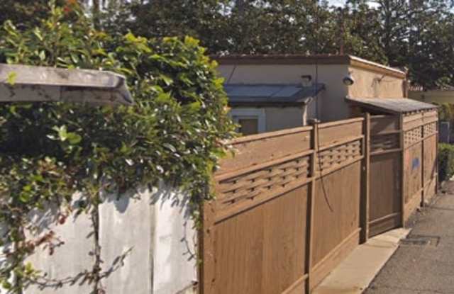 303 North Doheny Drive - 303 North Doheny Drive, Beverly Hills, CA 90211