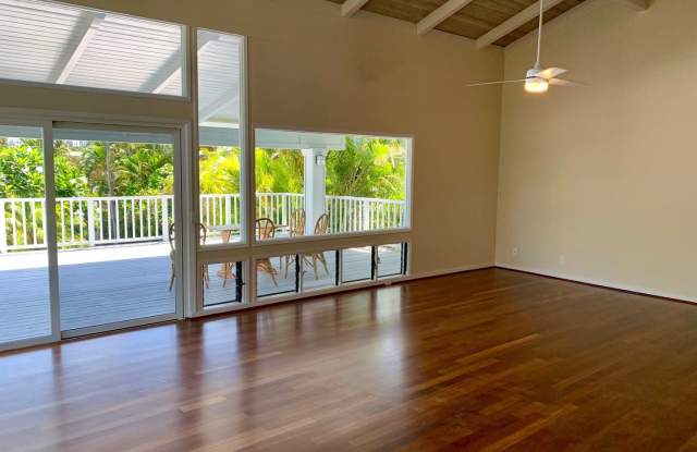 5045 Lower Hononapiilani Rd Gallery 2