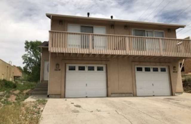 WEST SIDE - SPACIOUS TWO STORY 3 BED/2.5 BATH DUPLEX! photos photos