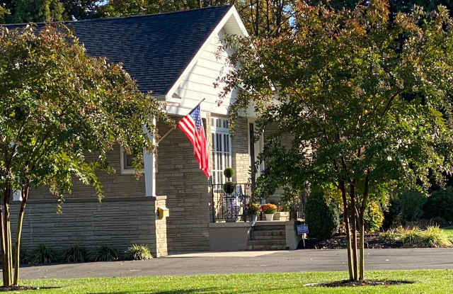 531 BROADLAWN TERRACE Gallery 3