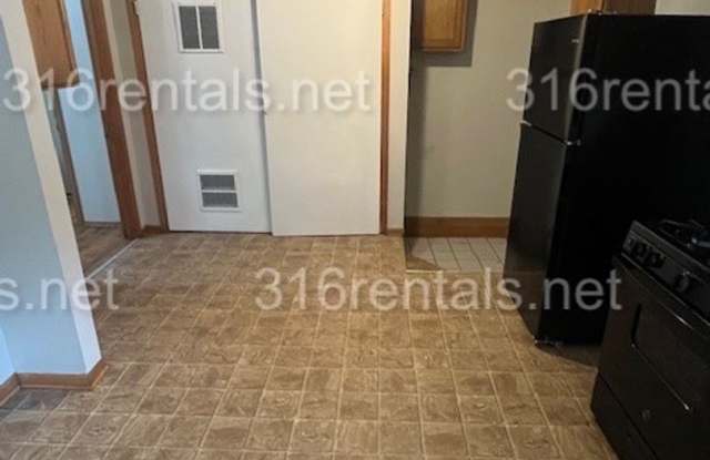 $999 - **COMING SOON** 3 bedroom / 1.5 bathroom - Single Family Home Gallery 4