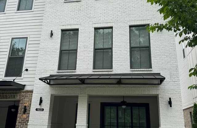 Room in 3 Bedroom Home at La Dawn Ln NW Gallery 4