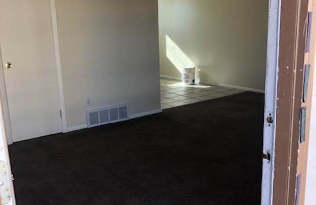 211 University Drive Gallery 2