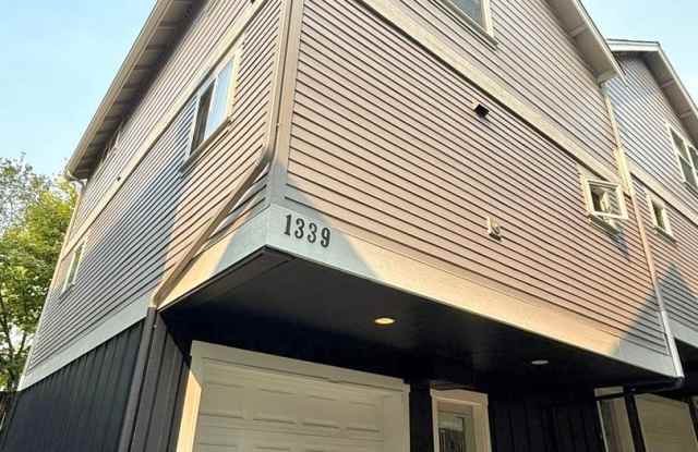 Spacious 3 BR North Beacon Hill Townhome with Garage  Balcony – Minutes from Downtown photos photos Spacious 3 BR North Beacon Hill Townhome with Garage  Balcony – Minutes from Downtown photos photos