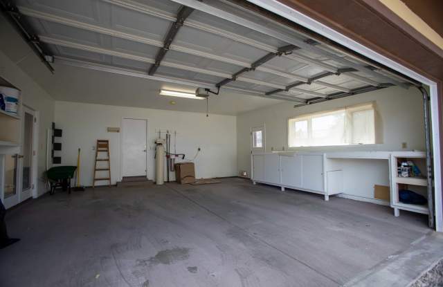 295 Raintree Road - 295 Raintree Road, Village of Oak Creek, AZ 86351