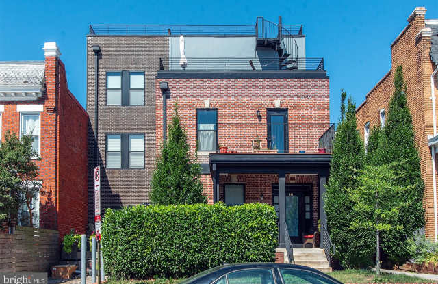 3542 WARDER Street NW unit: 204 photos photos