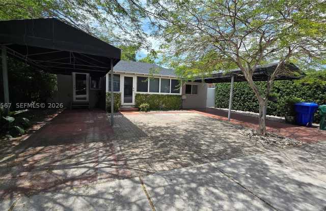2000 SW 25th St photos photos