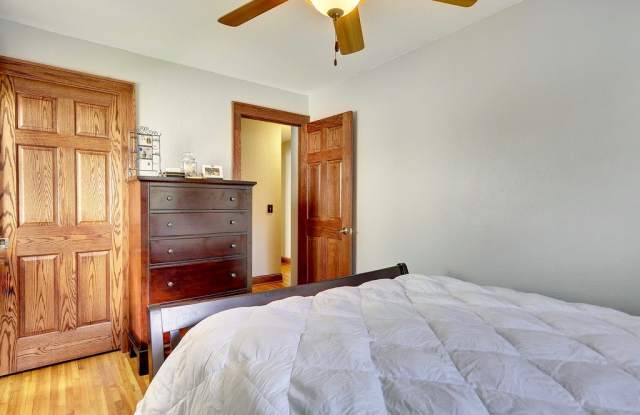 3128 Hennepin Ave. S, Unit 102 Gallery 4
