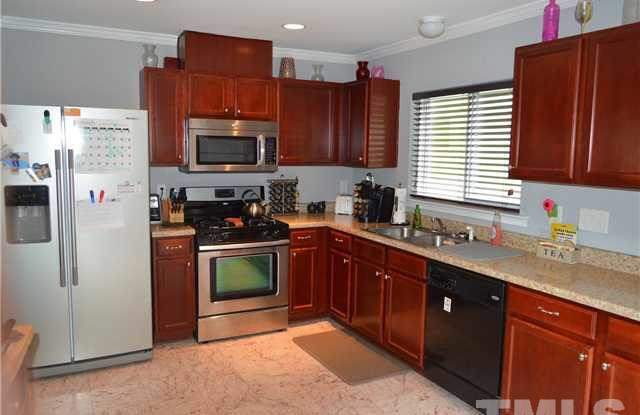 4008 Remington Oaks Circle Gallery 4