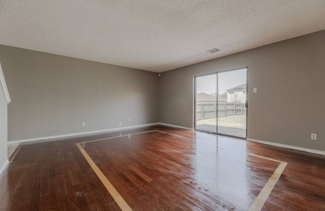 8011 Chestnut Cedar Drive Gallery 3