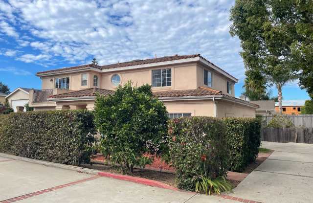Beautiful Spacious 5 Bedroom, 4 Bathroom House Centrally Located Gallery 1